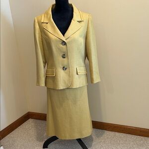 Evan Picone Gold and Black Patterned Suit